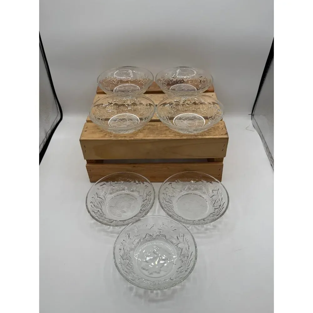 Vintage Clear Pressed Glass Dessert Bowls- Set of 7 Frosted Poinsettia-5.5 Inch⁠